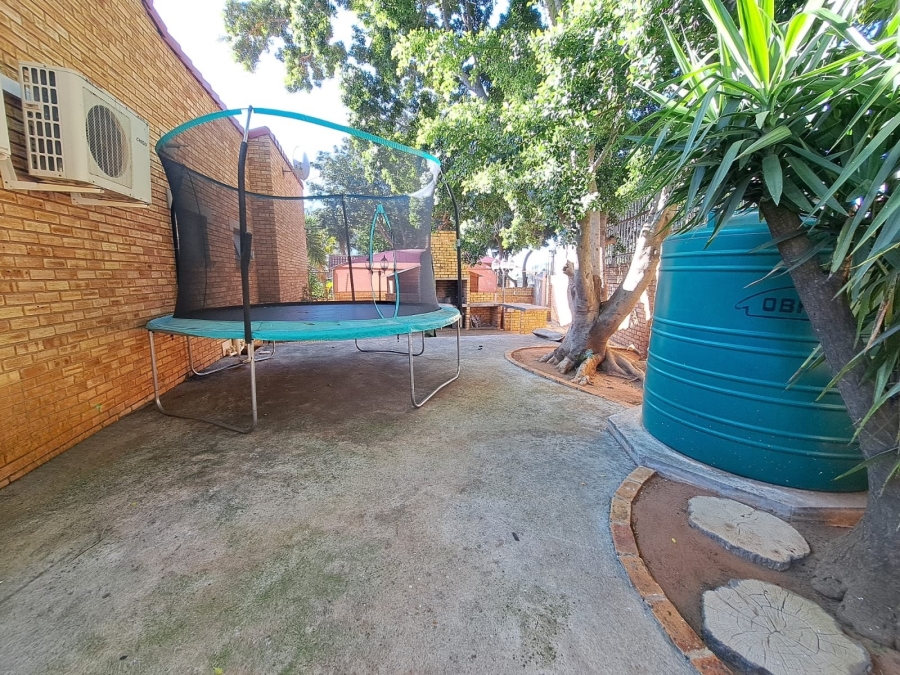 3 Bedroom Property for Sale in Boschdal North West